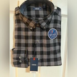 NWT IZOD Men's Black and Gray Plaid Button Down Shirt Size M